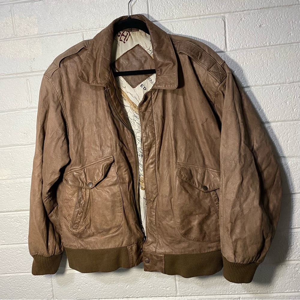 Vintage Leather Roundtree Yorke Worn Weathered United States USA Fly High Jacket